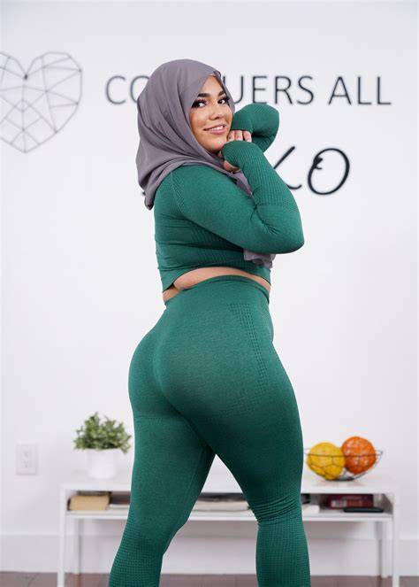 Julz Gotti in 2025 | Muslim women fashion, Beautiful iranian women, Beautiful muslim women