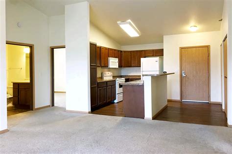 Gateway Apartments - Minot, ND 58701 | ApartmentGuide.com