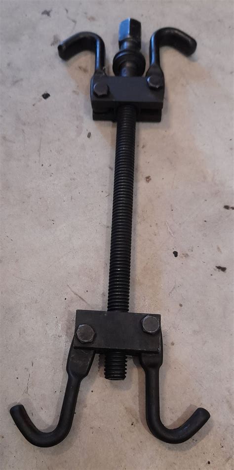 Chevy Coil Spring Install 的图像结果