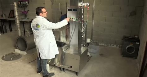 A Machine That Can Turn Plastic Into Fuel