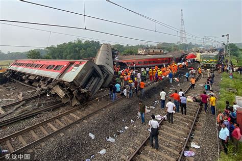 （国际）印度列车脱轨相撞事故的伤者_新华社_韦德·达尔_奥迪