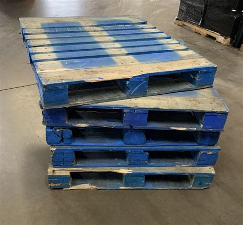 48 X 40 Block Pallets Blue or Red | Boxes4U