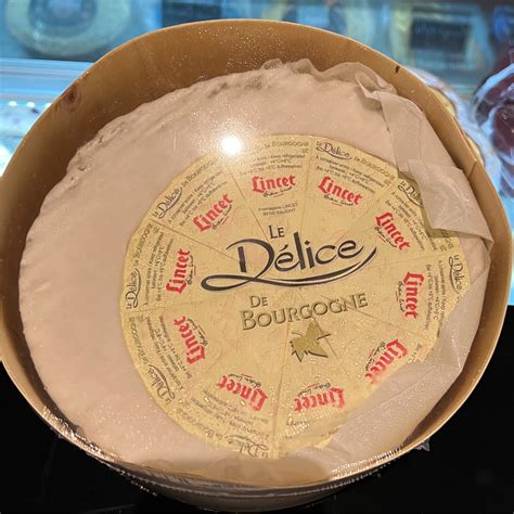 Delice Bourgogne - Wheel • Cheesy Cow Co.