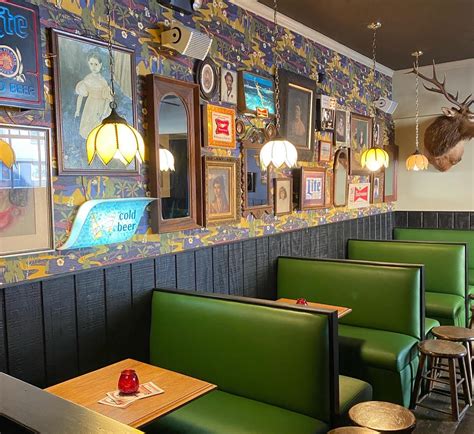 Common Mollies, a Sibling Bar of Minnows, Opens in Williamsburg ...