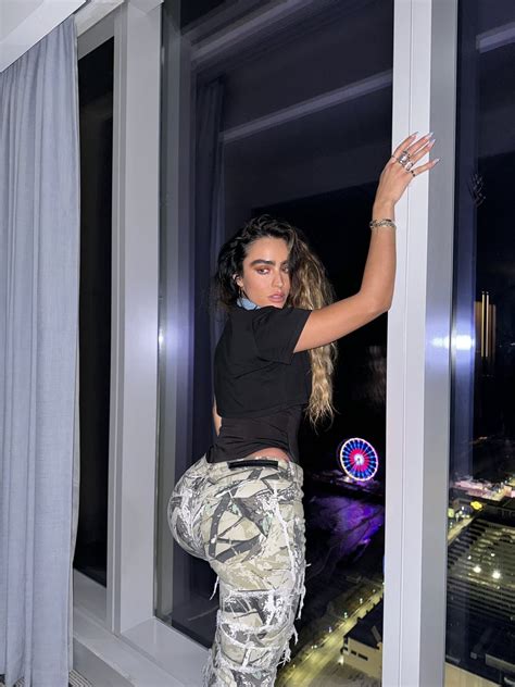 Sommer ray : r/jerkofftoceleb