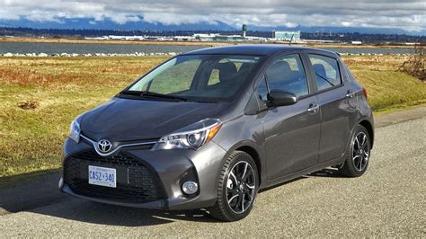 2017 Toyota Yaris Hatchback SE Test Drive Review | AutoTrader.ca