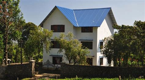 TEA PLANTERS BUNGALOW (Suryanelli) - Farmhouse Reviews, Photos, Rate ...