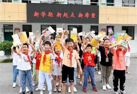 安徽铜陵：48名学生走出大山沟 就读新学校_腾讯新闻
