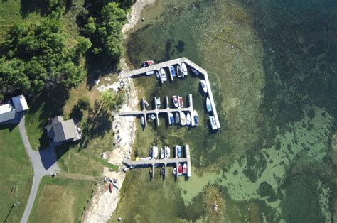 Fishers Point Mobile Park in Fishers Landing, NY, United States ...