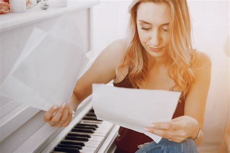 Page 24 | Singing hymns Images - Free Download on Freepik