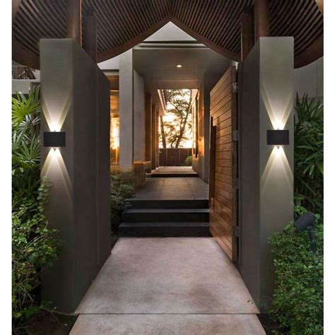 Waterproof Outdoor Wall Lamp, 6W LED IP65 - Starry Night