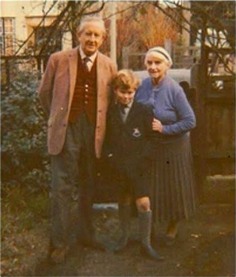 Simon Tolkien with his grandparents, J.R.R. Tolkien and Edith Bratt - Life of Tolkien - Tolkien ... - J.R.r. Tolkien Illustrations