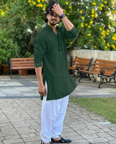 PALM GREEN MIRROR EMBROIDERY KURTA AND PATIYALA – Kurta carnival