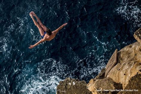 MIDO X RED BULL CLIFF DIVING - Swatch Group