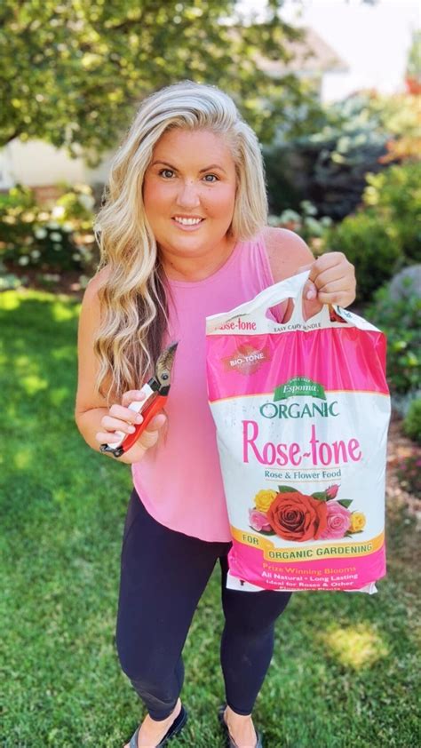 VIDEO: How to Fertilize Roses 🌹 with Skye Hamilton - Improve My Home 24