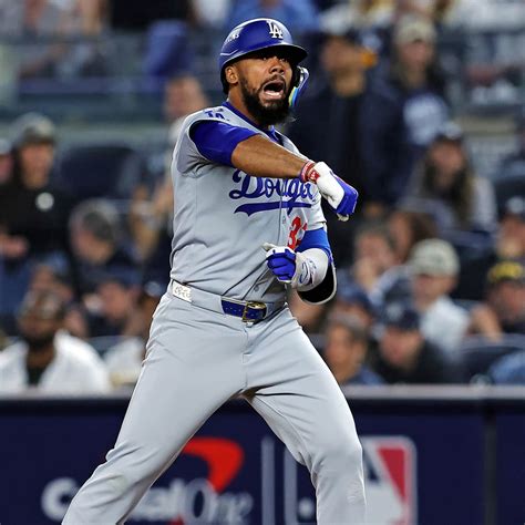 Price Tag Revealed To Sign Teoscar Hernandez - Vendetta Sports Media