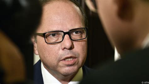 Szekeres will im Amt bleiben - UnserTirol24