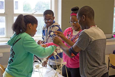 Middle schoolers get hands-on in summer engineering design course | MIT ...