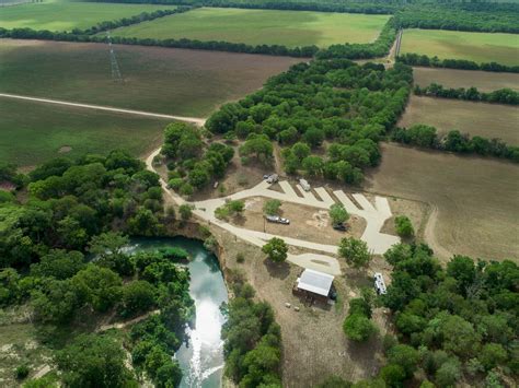 Mammoth Bend RV Park - Martindale, TX