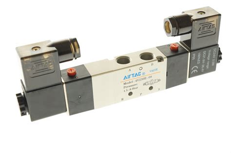 ЭЛЕКТРОМАГНИТНЫЙ КЛАПАН AIRTAC 4V230E-08 BG 5/3 -1/4- 24 В постоянного ...