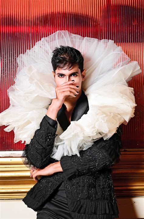 A spooktacular t2 shoot themed on Victorian witches, modern vampires ...