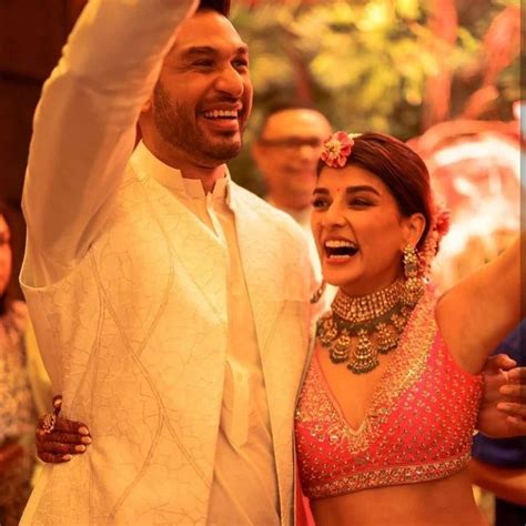 Arjun Kanungo, Carla Dennis tie knot, check pictures