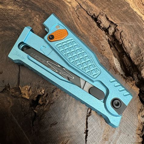 Reate EXO-U Utility Gravity Knife Blue Aluminum Diamond Patterned ...