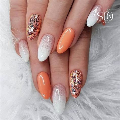 Gel Nails vs. Acrylic Nails: Which is Better for You?