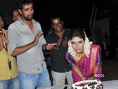 Asin Thottumkal cuts her birthday cake on the sets of 'Khiladi 786' as ...