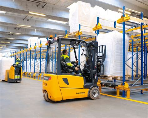 Arla Foods builds a compact storage system