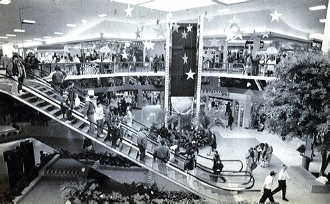 Rolling Acres Mall Rolling Acres Abandoned Mall In Akron, Ohio