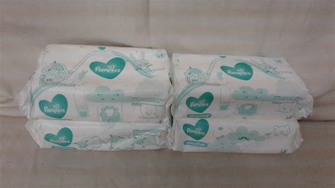 Lot Detail - PAMPERS SENSITIVE WIPES 4 72CT PACKS