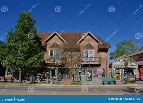 Indiana-Nashville-Main-St-Shops_847795.CR2 Editorial Image - Image of ...