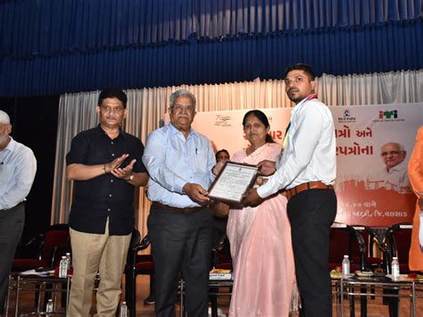 7527 will get job in Vapi-Umargam company | રોજગારીની તક: વાપી-ઉમરગામની ...