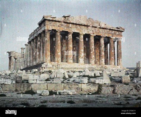 Entire parthenon lit hi-res stock photography and images - Alamy