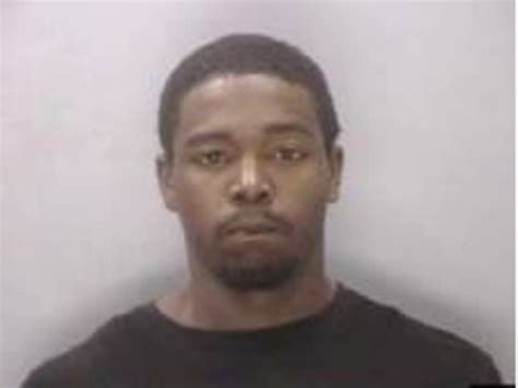 Robbery suspect's change of clothes not enough to fool police