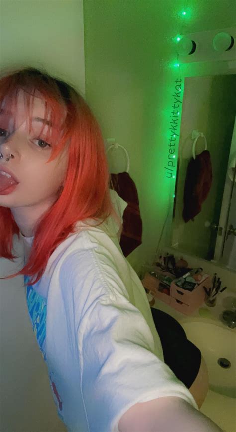 Some pics I took last night 🌙 : r/prettykkittykat