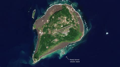 Satellites watch as Japan's new volcanic island continues to grow (image) | Space