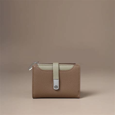 Buy Avril Muse Brown Wallet | Lino Perros