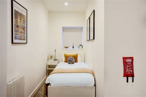 Kingston Luxe Suites Riverside Apartment Belvilla, OYO Hotels London ...