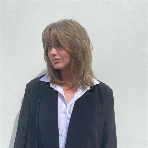 20 Ways To Wear A Bold And Beautiful Wolf Cut With Bangs