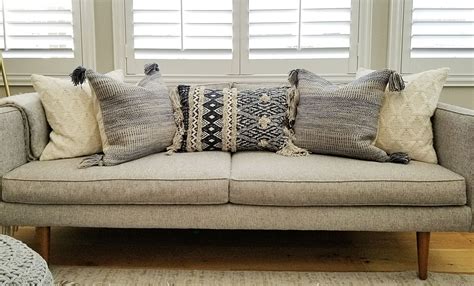 How To Decorate A Couch With Cushions at Ruby Godfrey blog