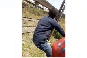 Video: Minor boys perform death-defying stunt on Mumbai local train
