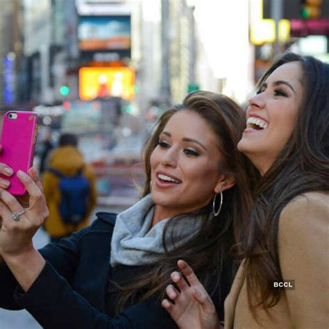 Miss Universe sizzles in Times Square