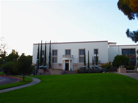 Honnold Mudd Library to allow in-person, faculty-only browsing ...