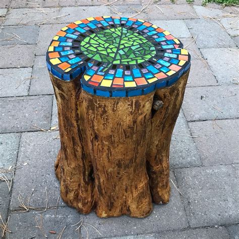 3 ways to decorate tree stumps – Artofit