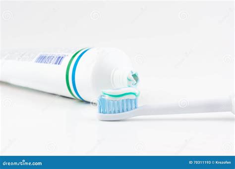 Small Tube of Toothpaste 的图像结果