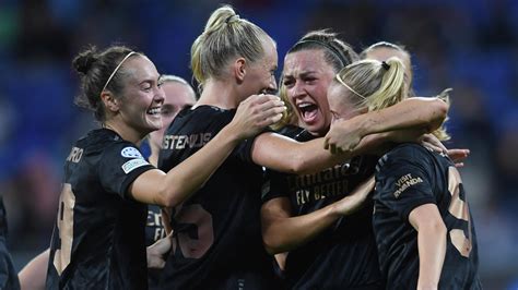 Women's Champions League highlights and round-up: Arsenal stun Lyon ...