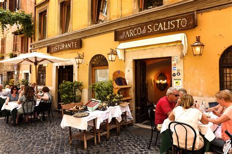 https://d36tnp772eyphs.cloudfront.net/blogs/1/2019/04/Trastevere-district-in-Rome-Italy.jpg
