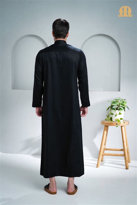 Kurvig Saudi Black Thobe Men – Mashroo